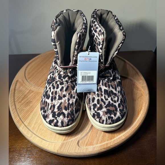 Hey Dude Margot Eco Leopard Winter Lightweight Ankle Boots Womens Size 8 NEW - Picture 3 of 6